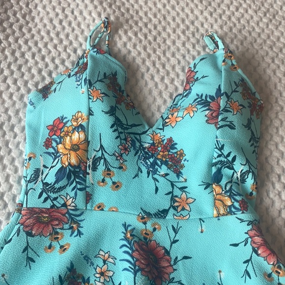 ๐HOST Pick๐ floral dress - Picture 2 of 2